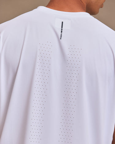 Surge Tee | White -Performance Top